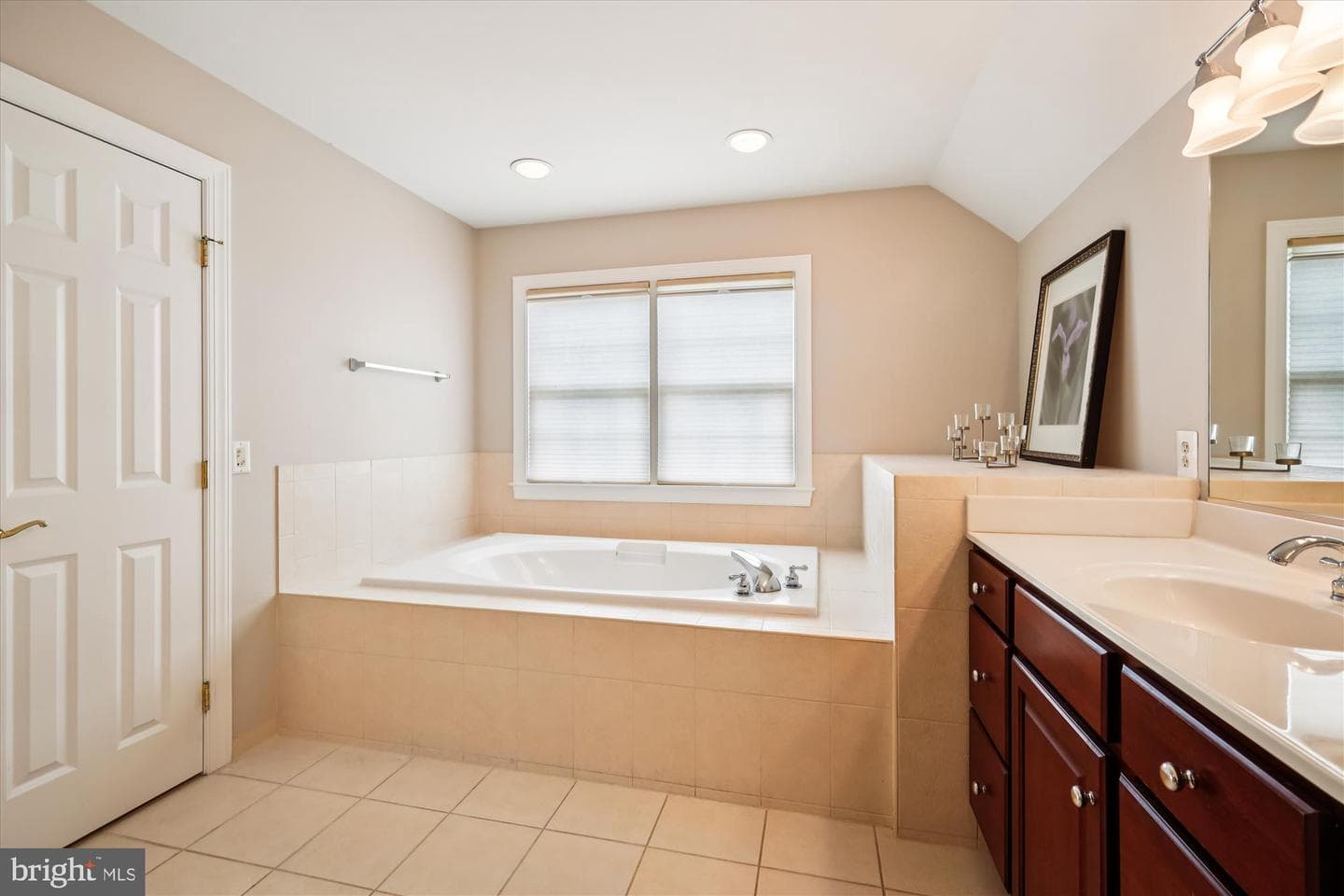 1405 Colonial Manor Court photo 23