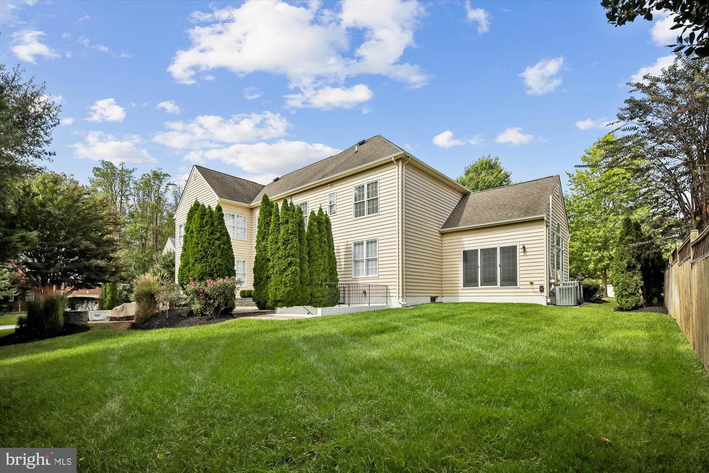 1405 Colonial Manor Court photo 39