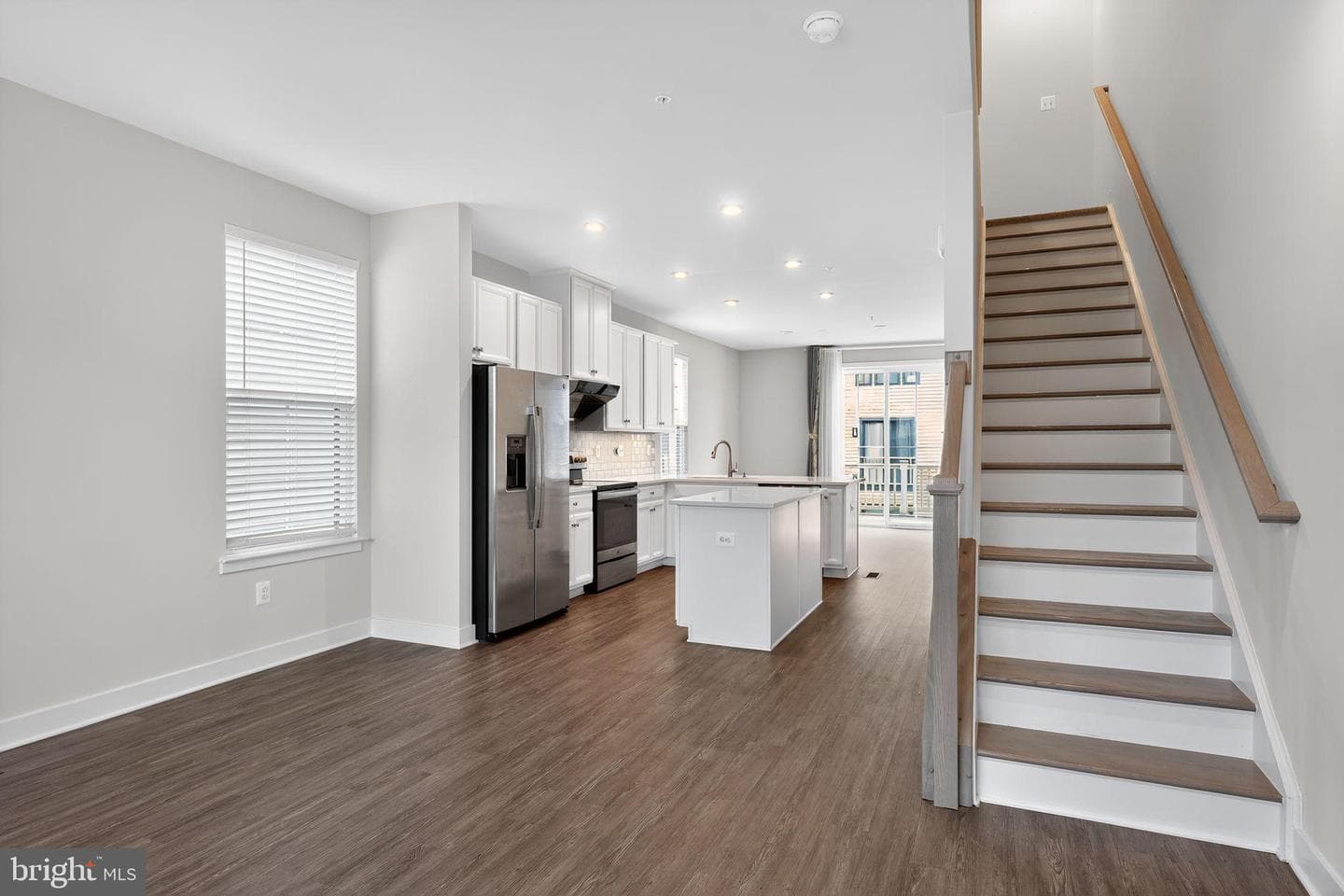 545 Levanna photo 10