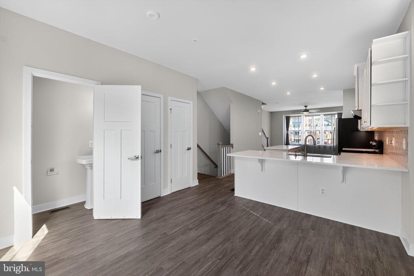 545 Levanna photo 11