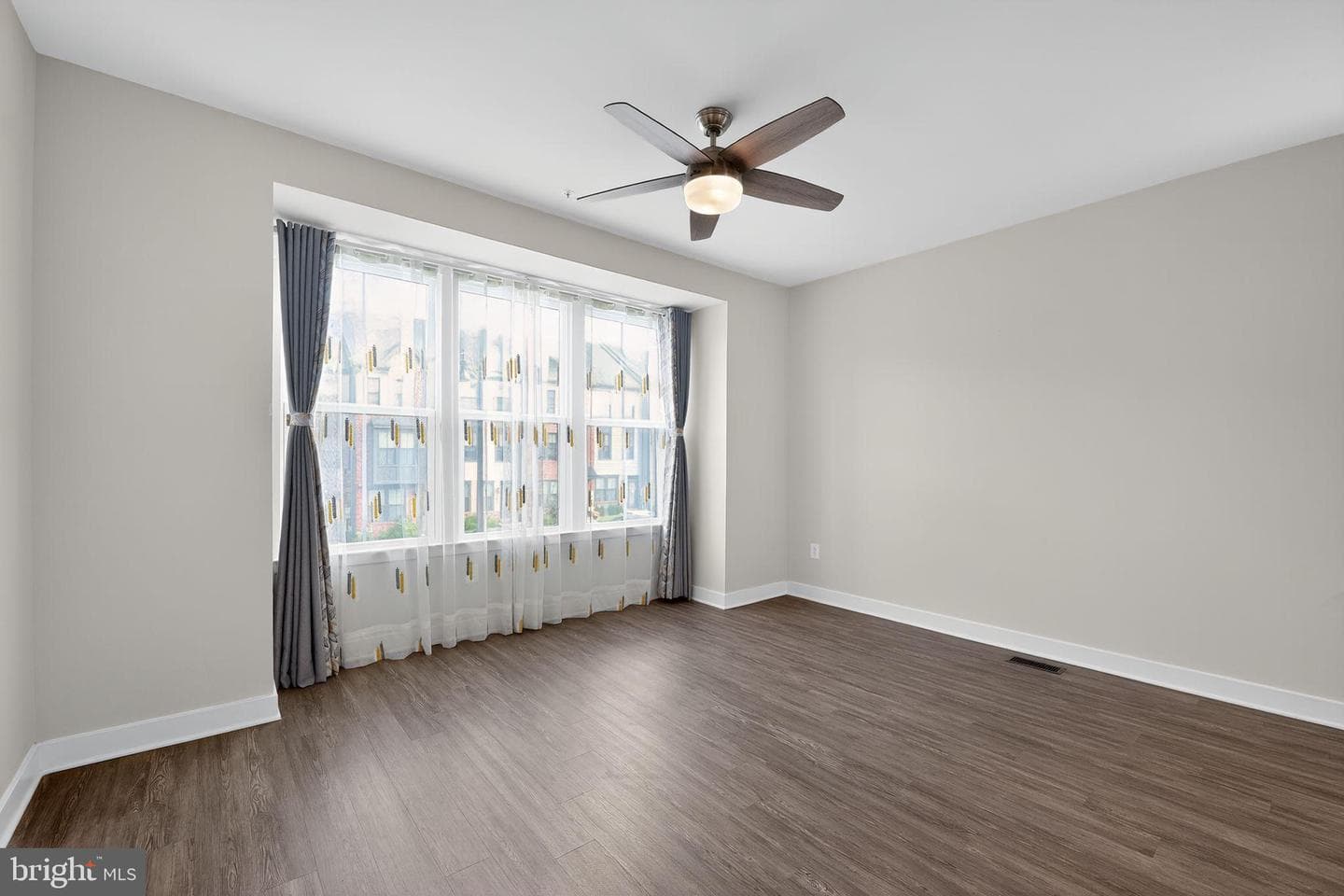 545 Levanna photo 17