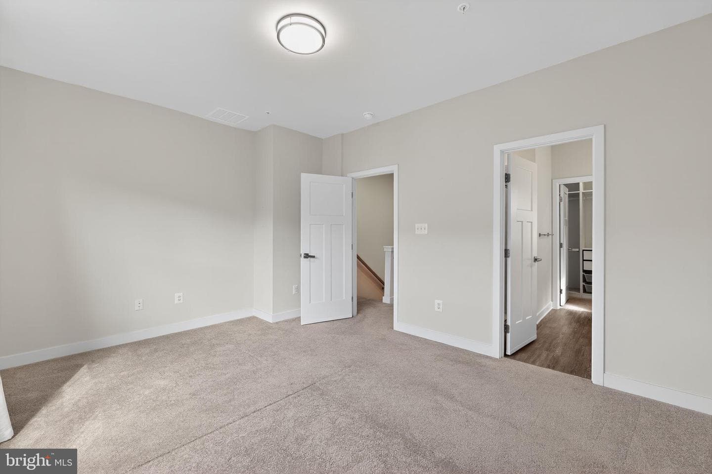 545 Levanna photo 18