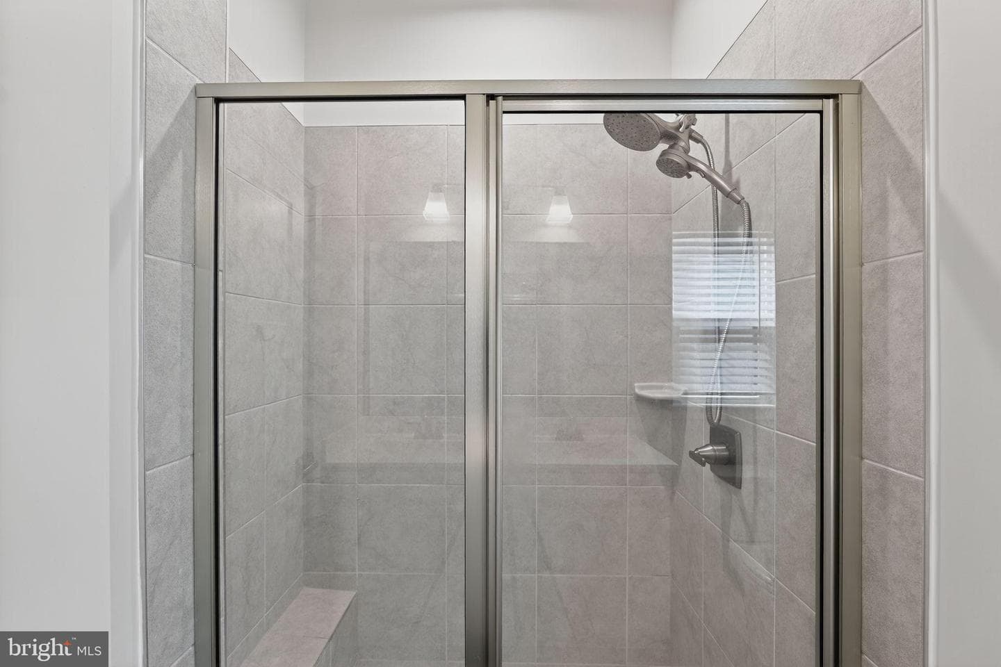 545 Levanna photo 25