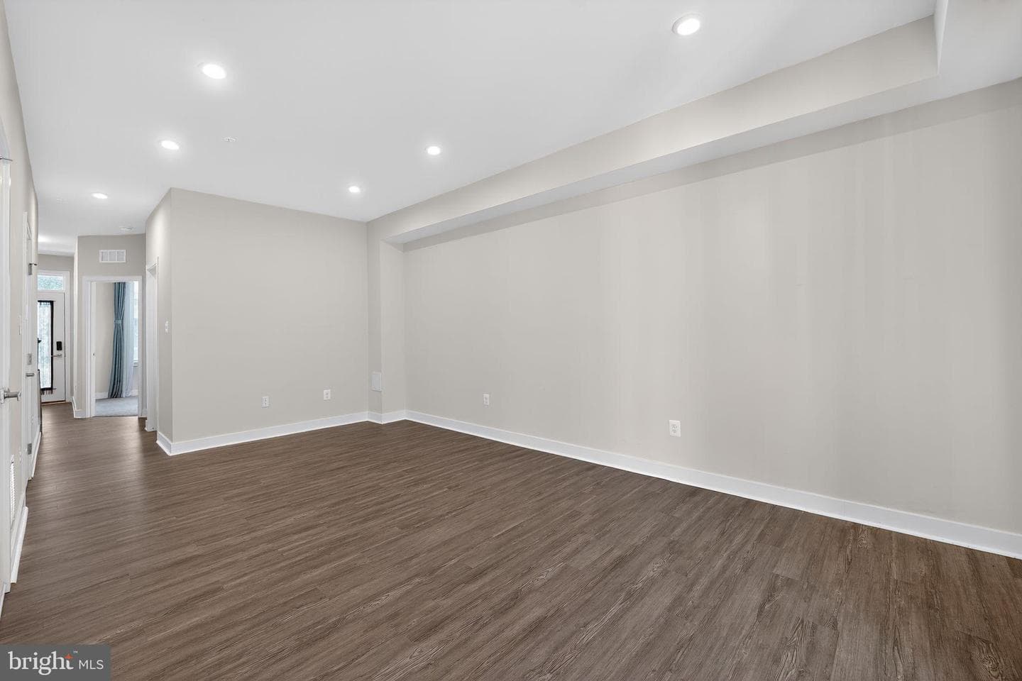 545 Levanna photo 6