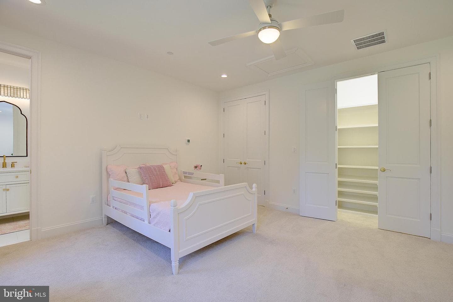 914 Sorrento Court photo 33