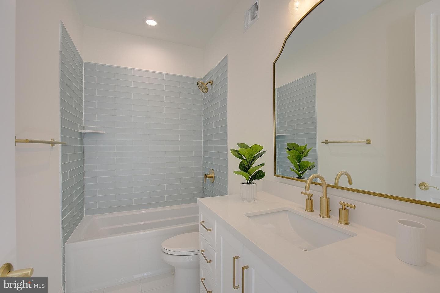 914 Sorrento Court photo 37