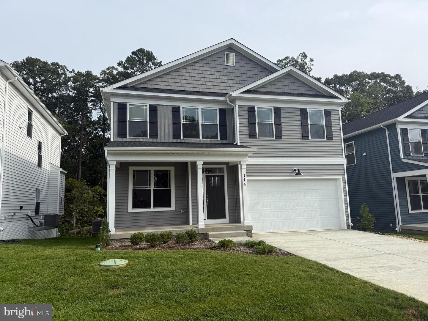 114 Overlea Drive E photo 2
