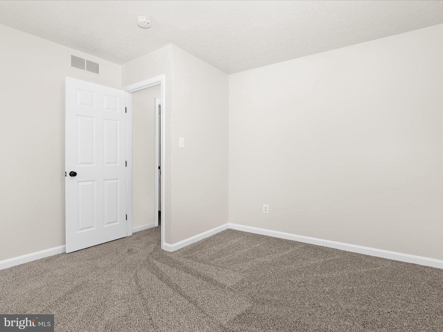 701 Kenora Court photo 25