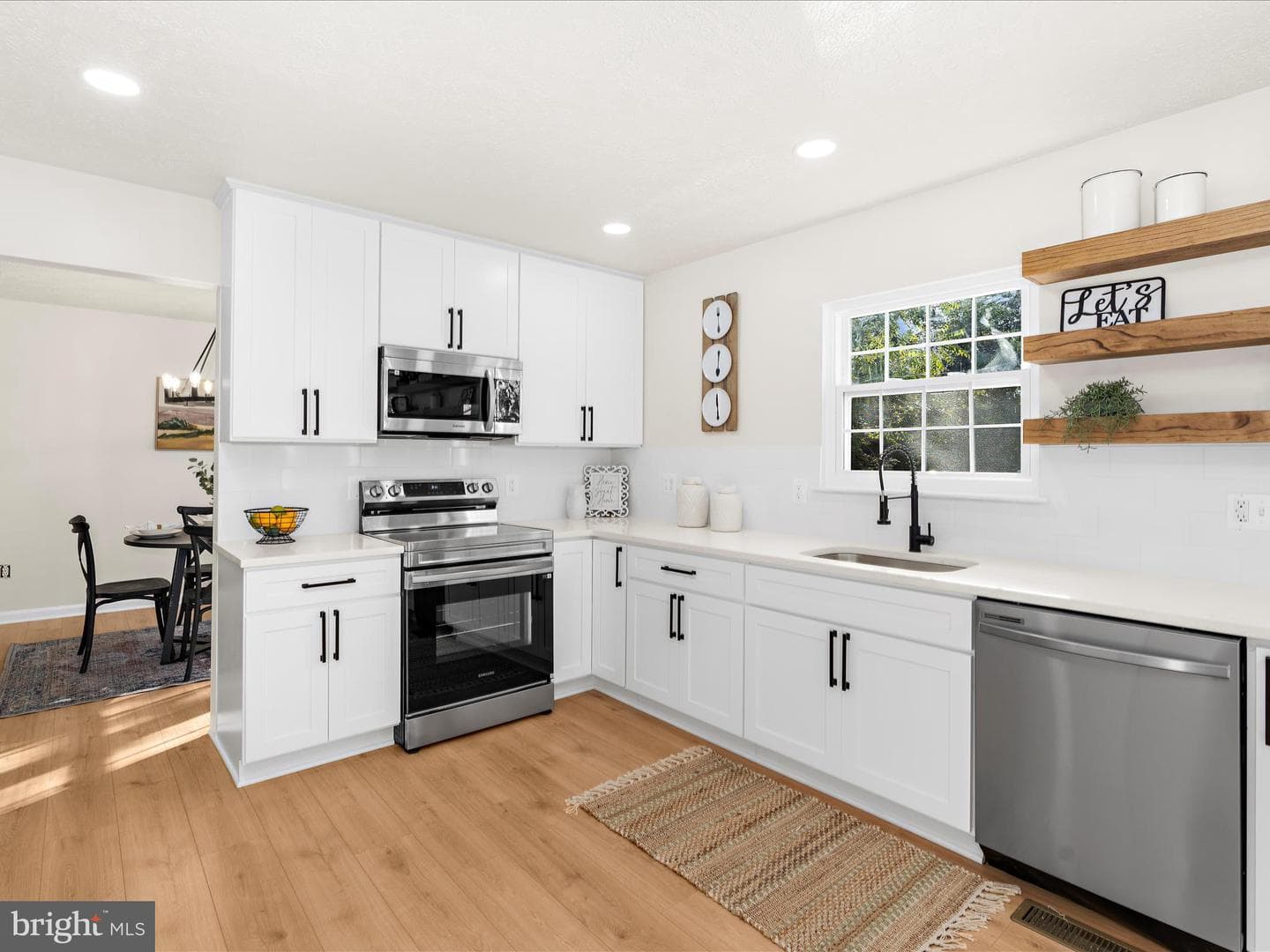 701 Kenora Court photo 3