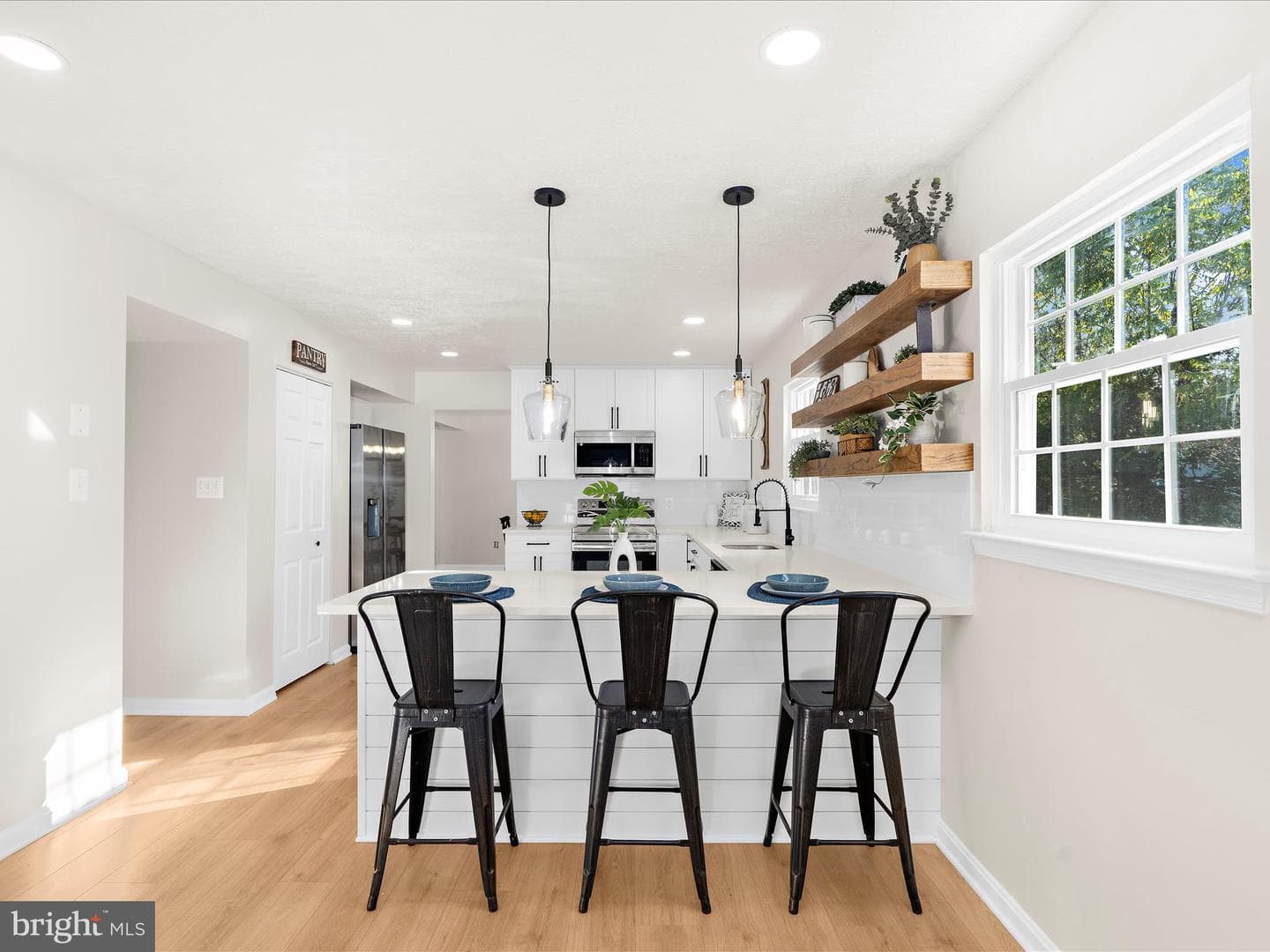 701 Kenora Court photo 4