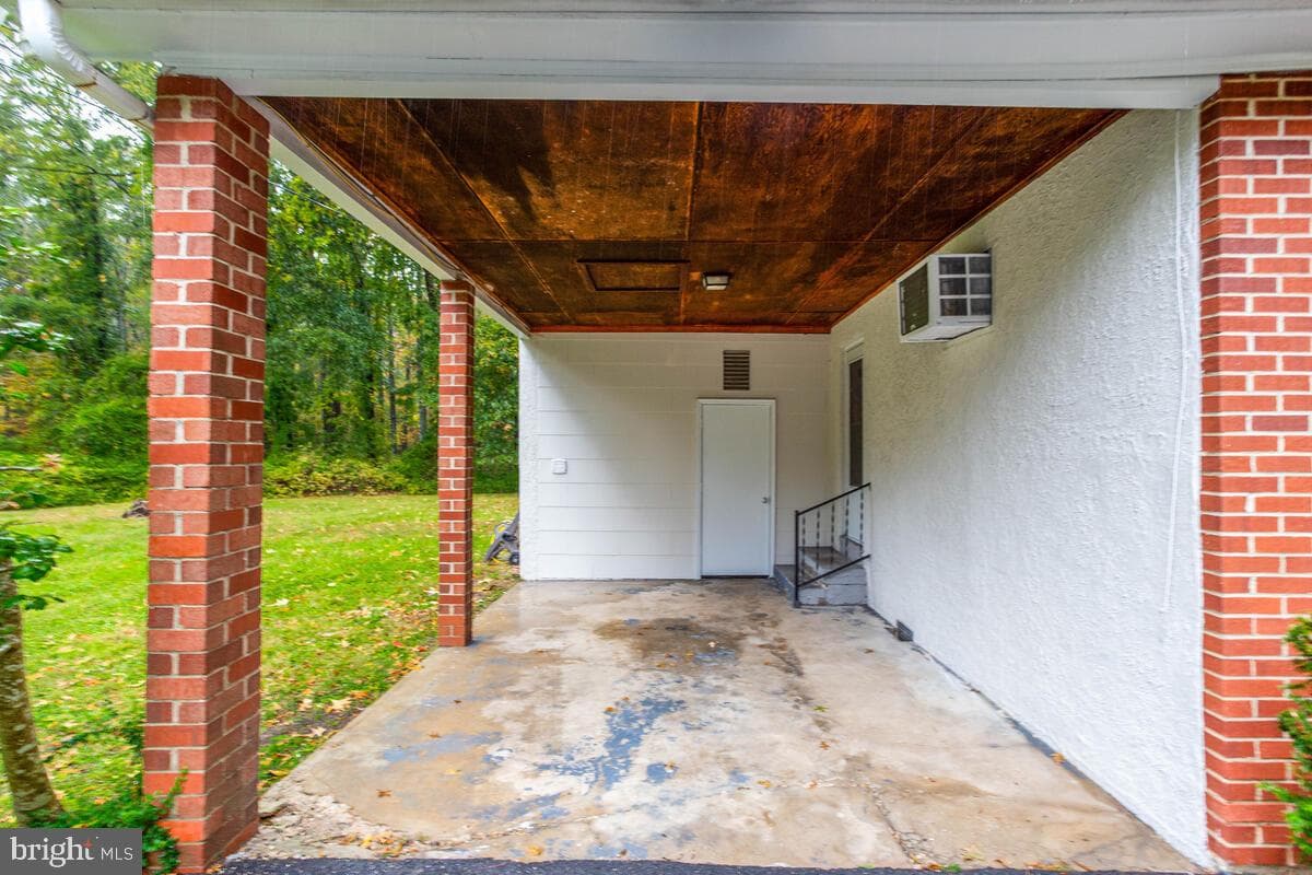 1460 Cedarhurst Road photo 5