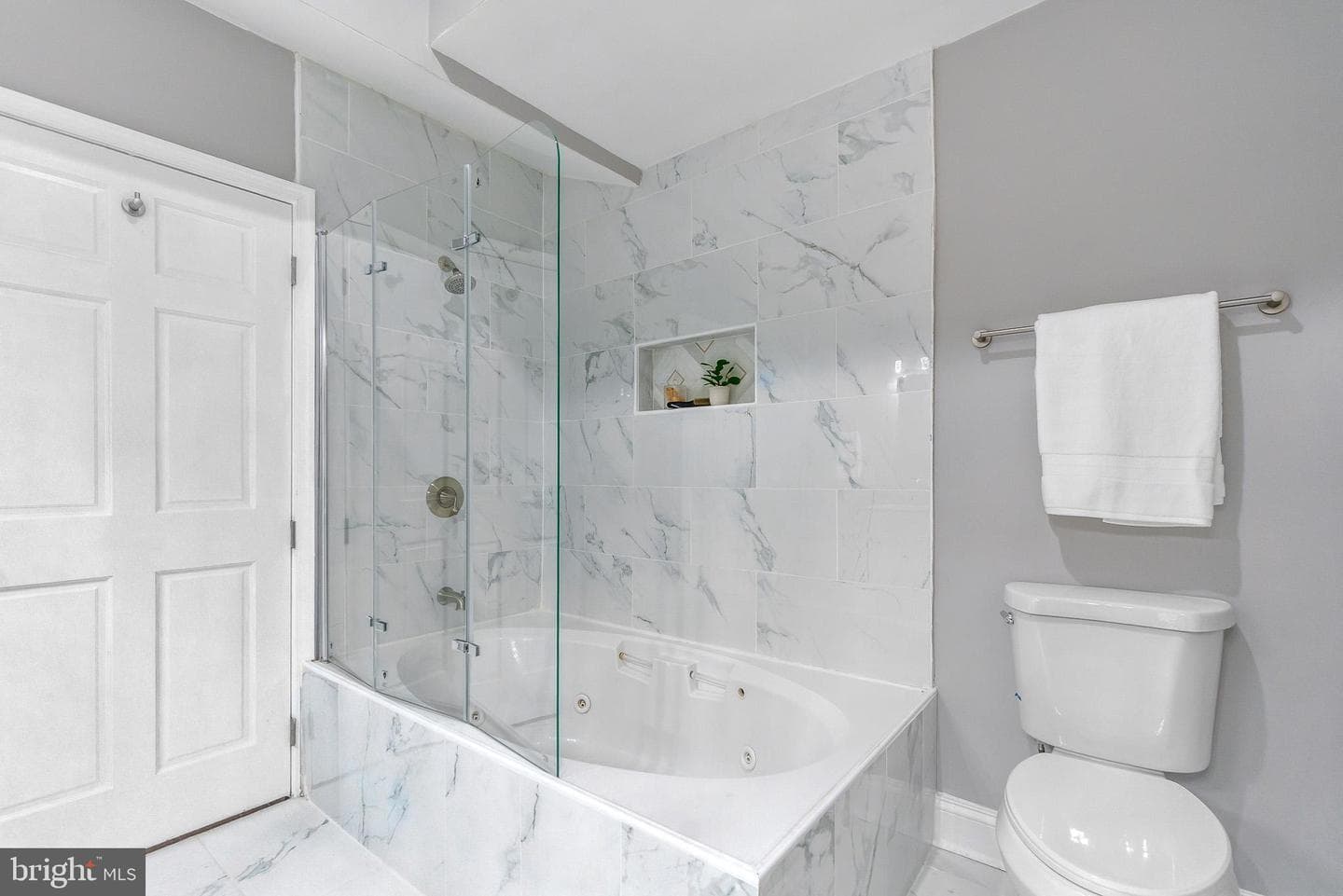 522 Epping Forest Road photo 47