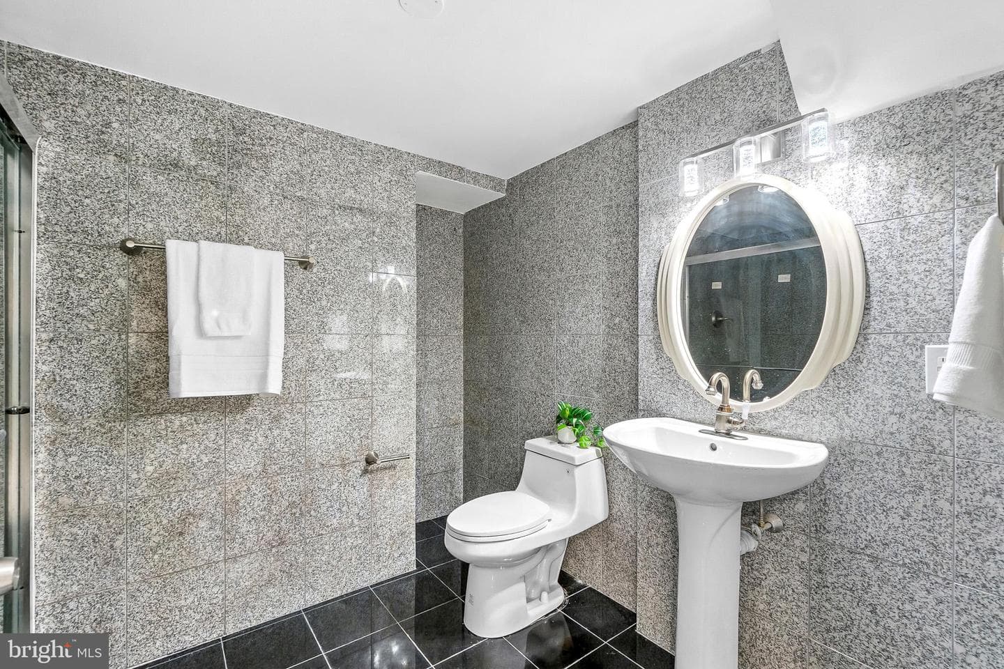 522 Epping Forest Road photo 83