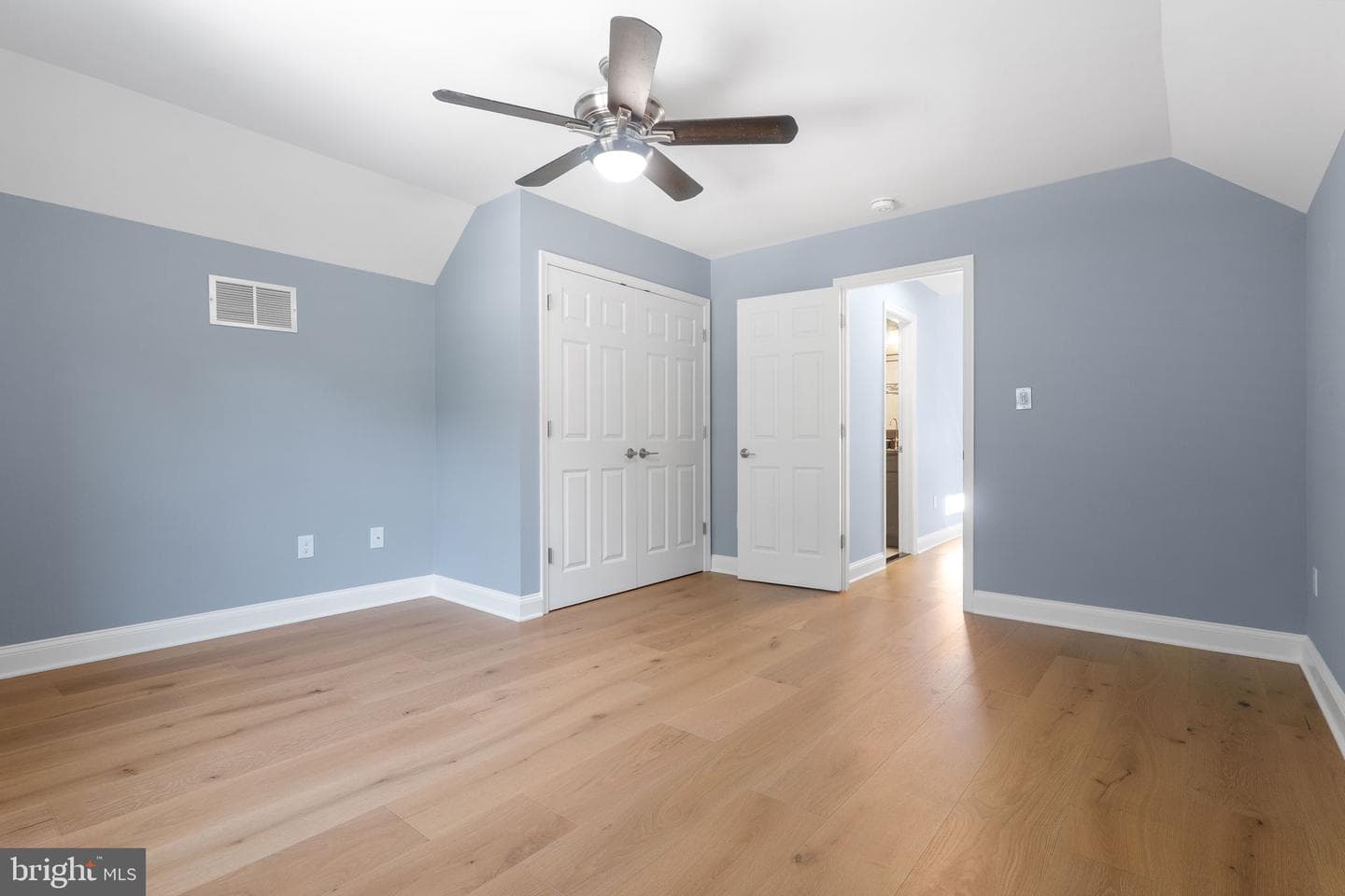 975 Phillips Drive photo 25