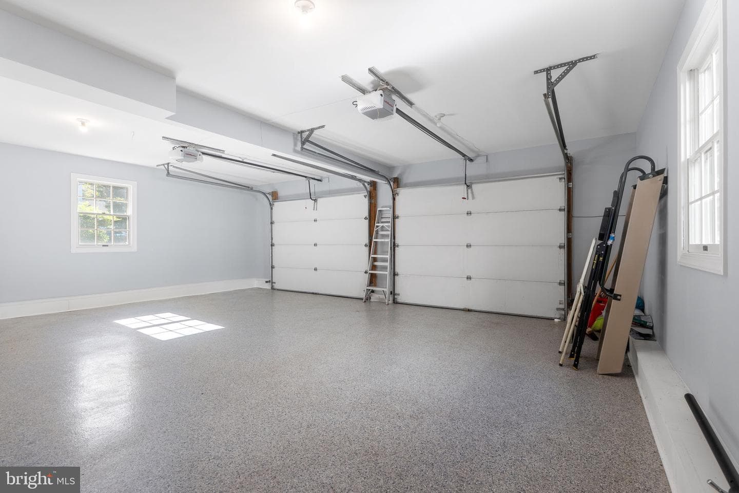 975 Phillips Drive photo 46