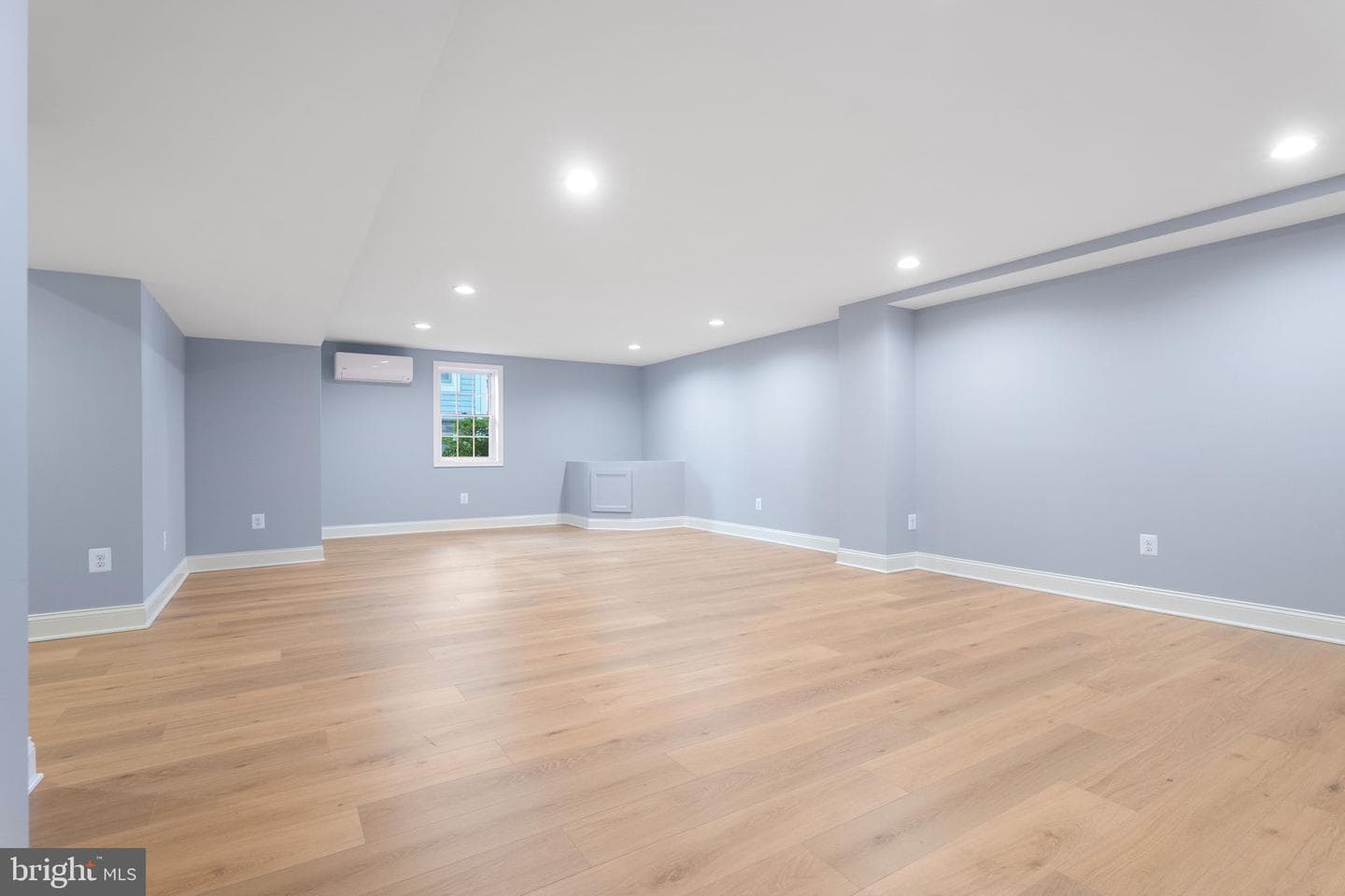 975 Phillips Drive photo 49