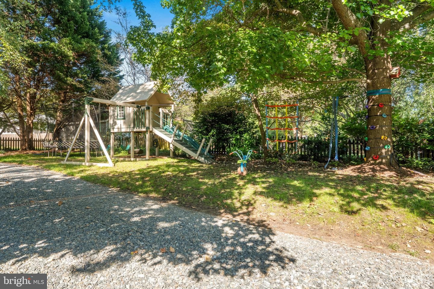 975 Phillips Drive photo 55