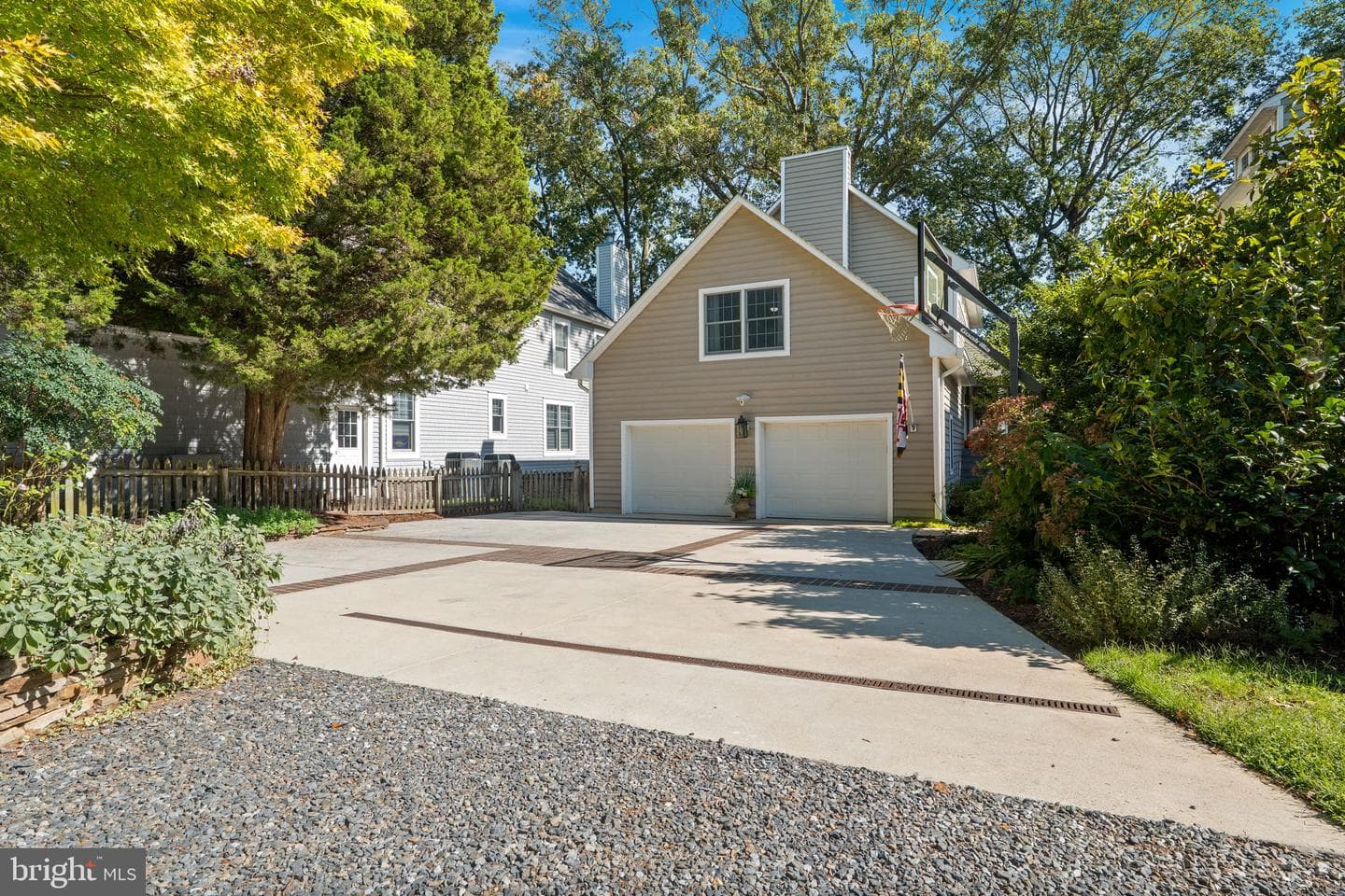 975 Phillips Drive photo 57