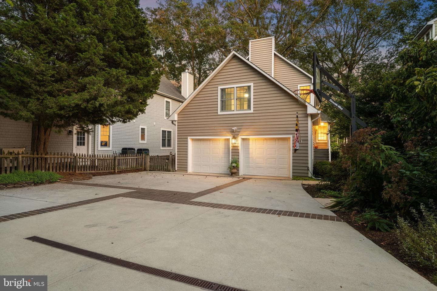 975 Phillips Drive photo 80