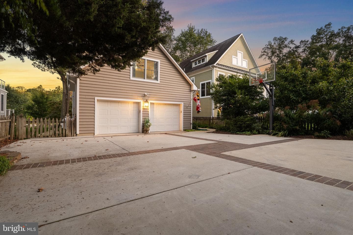 975 Phillips Drive photo 82