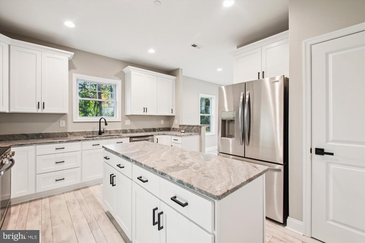 1865 Cedar Drive photo 3