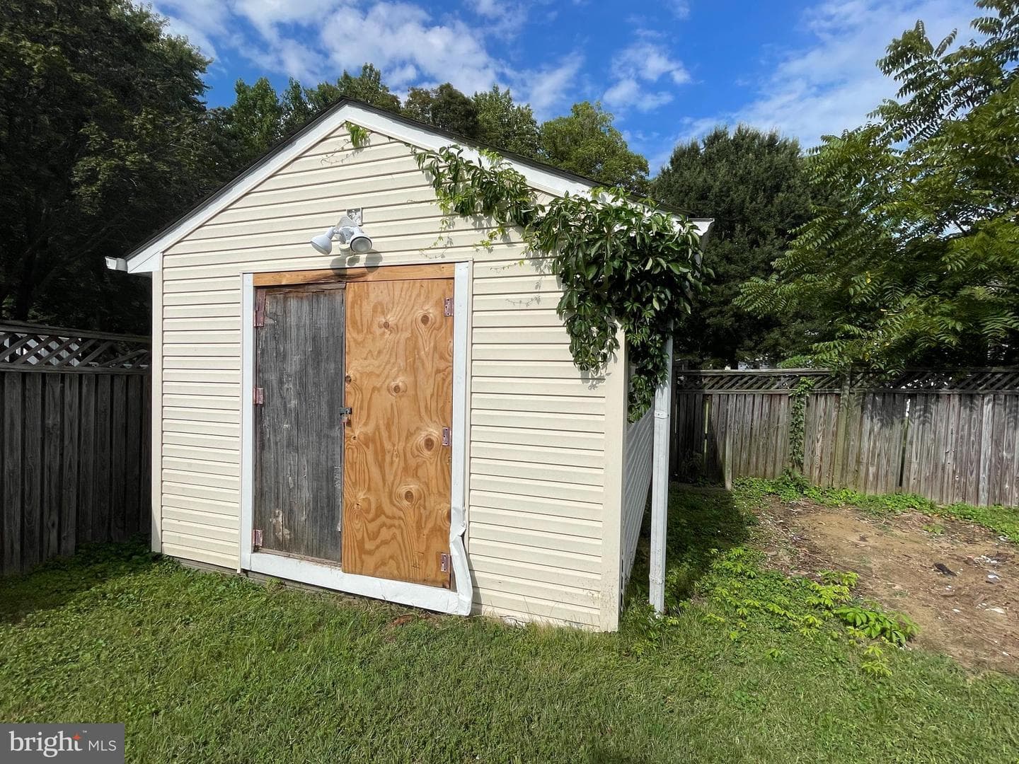 8537 Creek Road photo 4