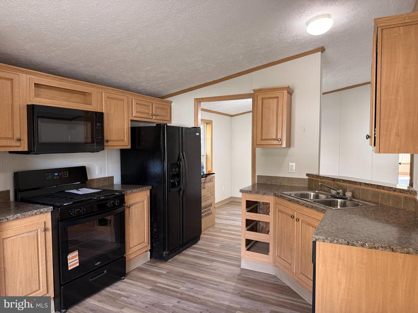 30 Jaguar Drive photo 8