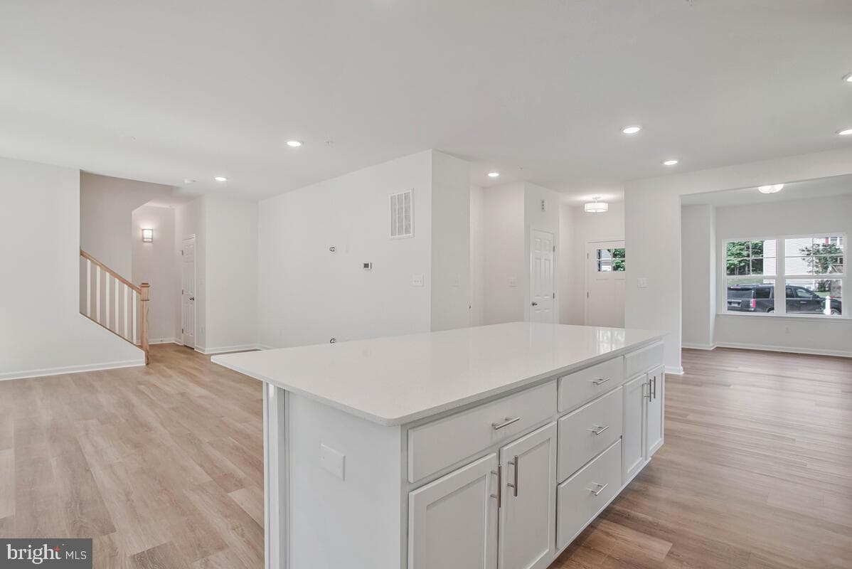 404 Warwick photo 10
