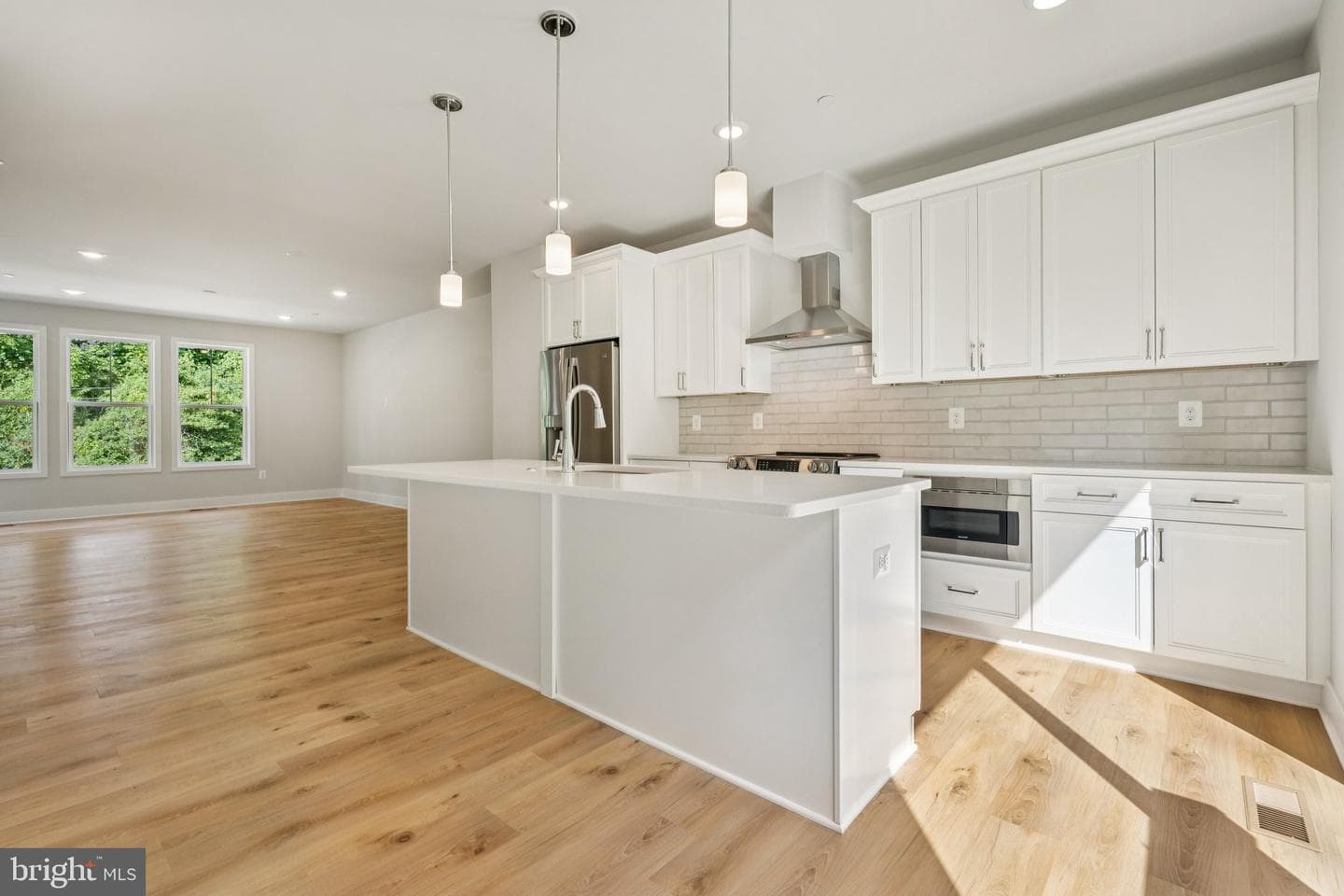 2075 Old Admiral Court photo 9