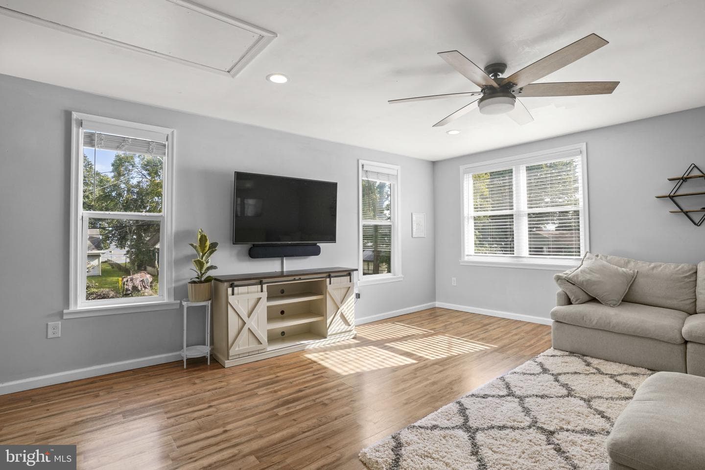 6032 Melbourne Avenue photo 20