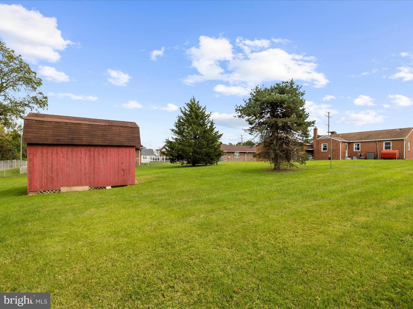 904 Hammonds Lane photo 30