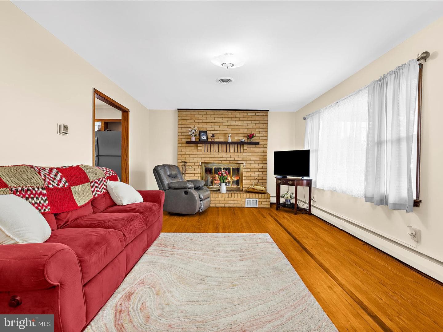 904 Hammonds Lane photo 8