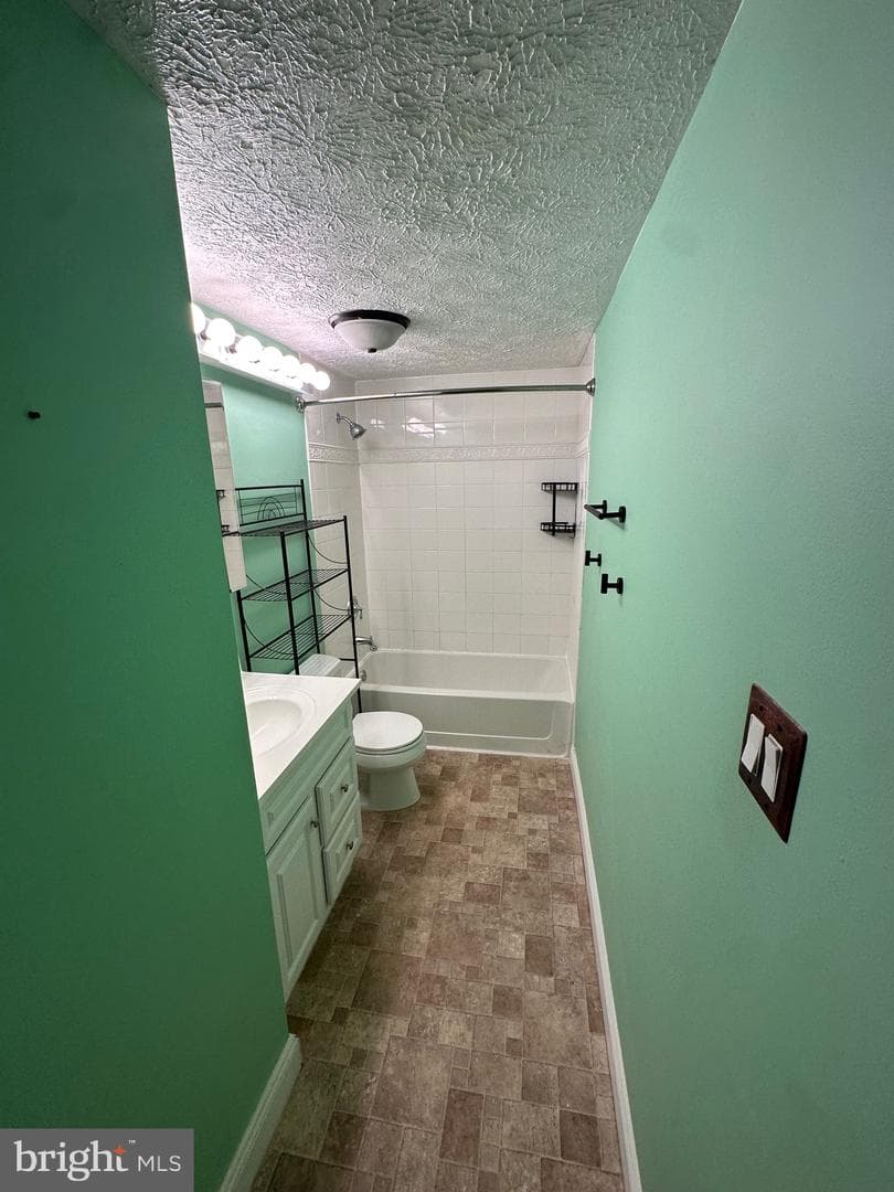 719 Willowby Run photo 23