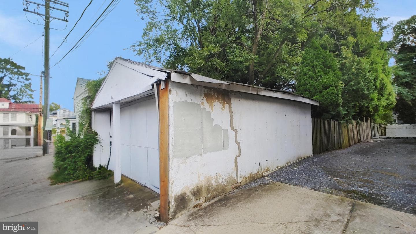 34 Lafayette Avenue photo 5