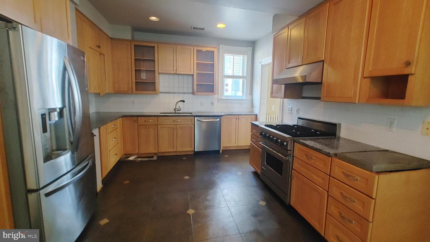 34 Lafayette Avenue photo 7