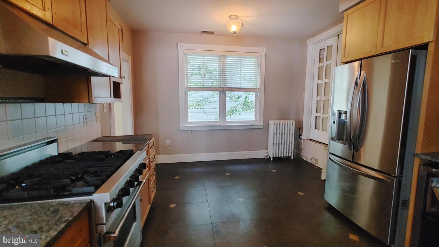34 Lafayette Avenue photo 8