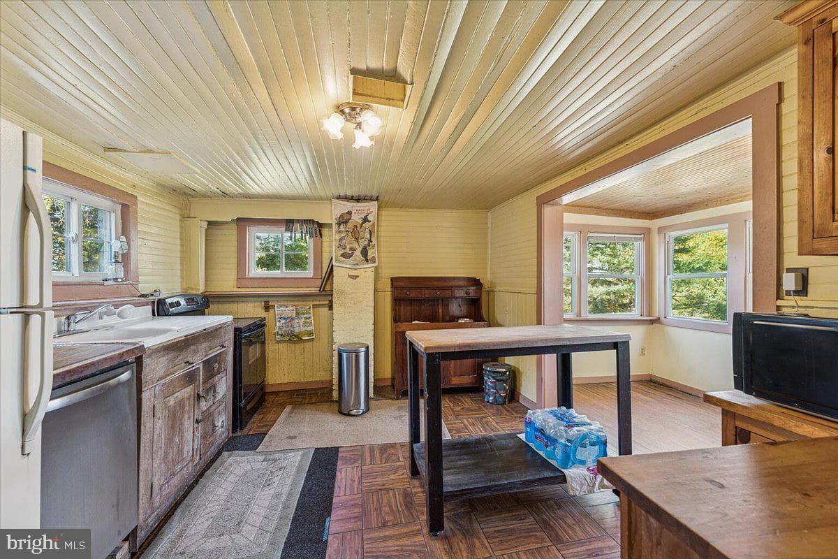 1101 Meredith Lane photo 18