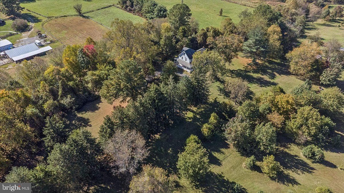 1101 Meredith Lane photo 5