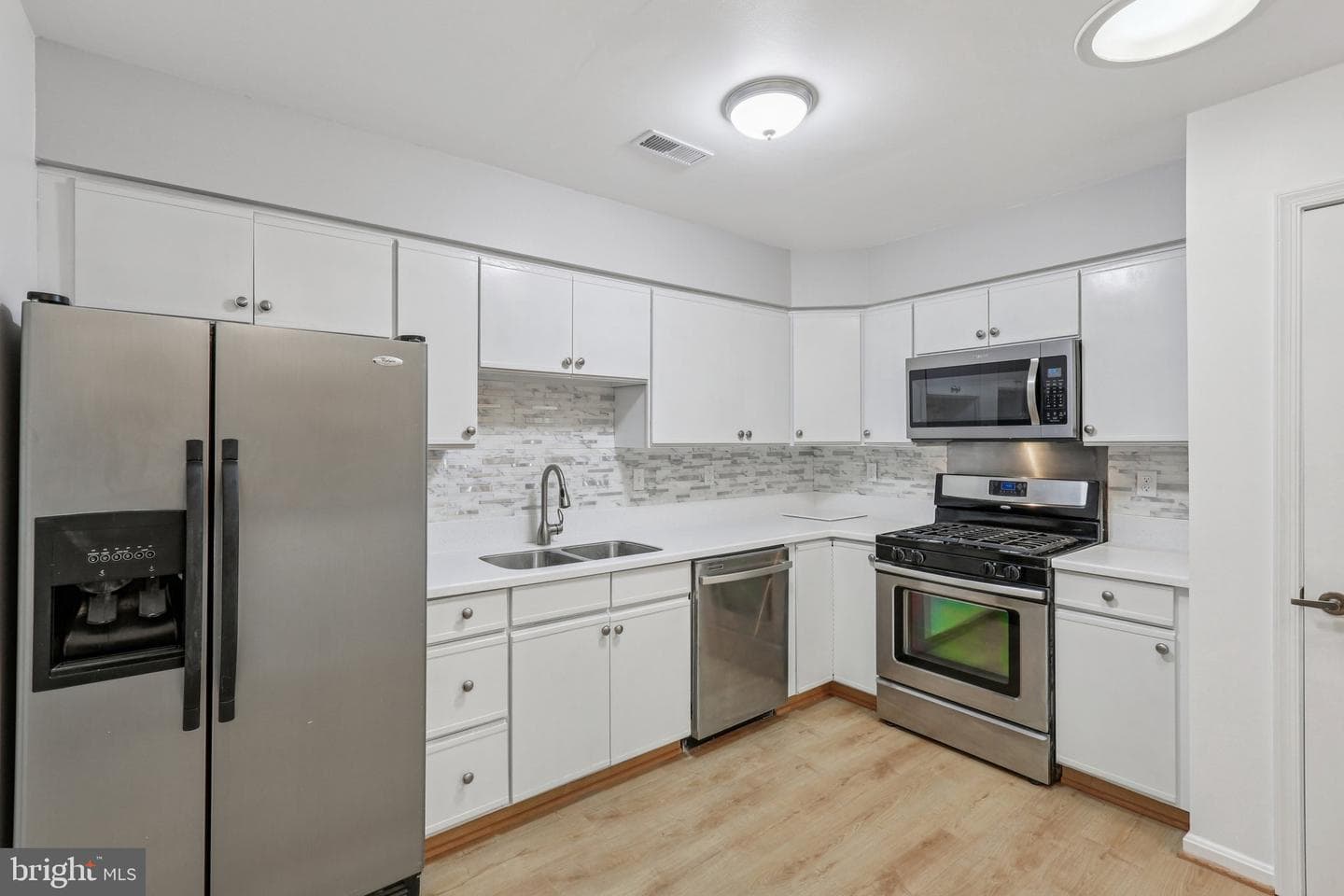905 Beacon Way photo 5