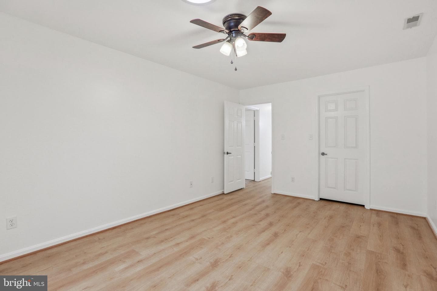 905 Beacon Way photo 6