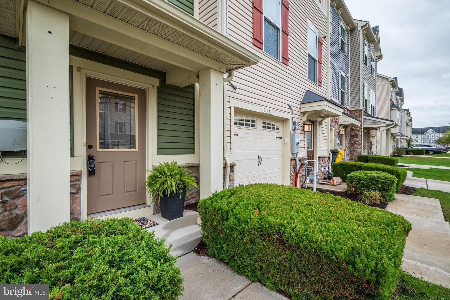 613 Foxwood Drive photo 3