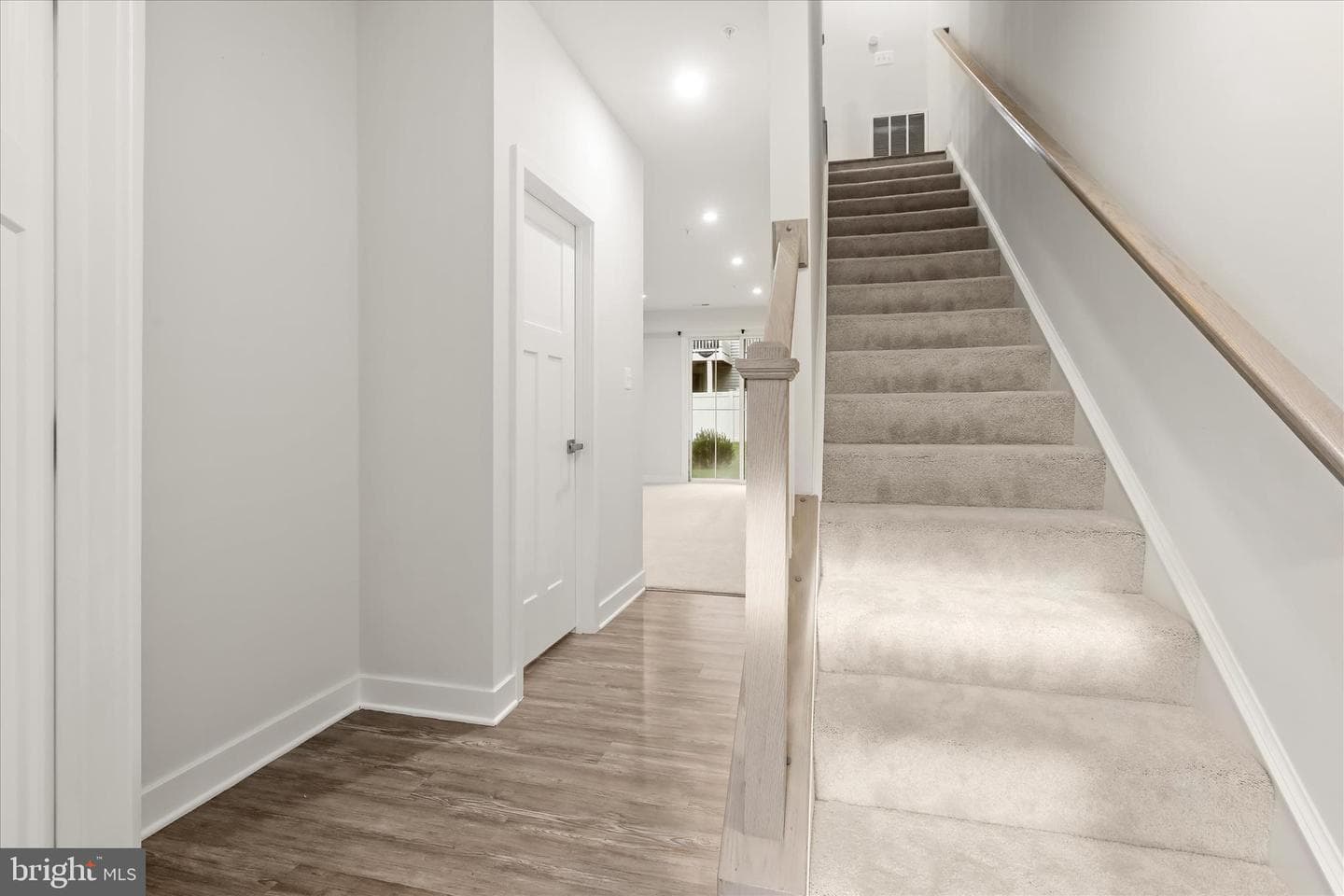 538 Levanna Lane photo 25