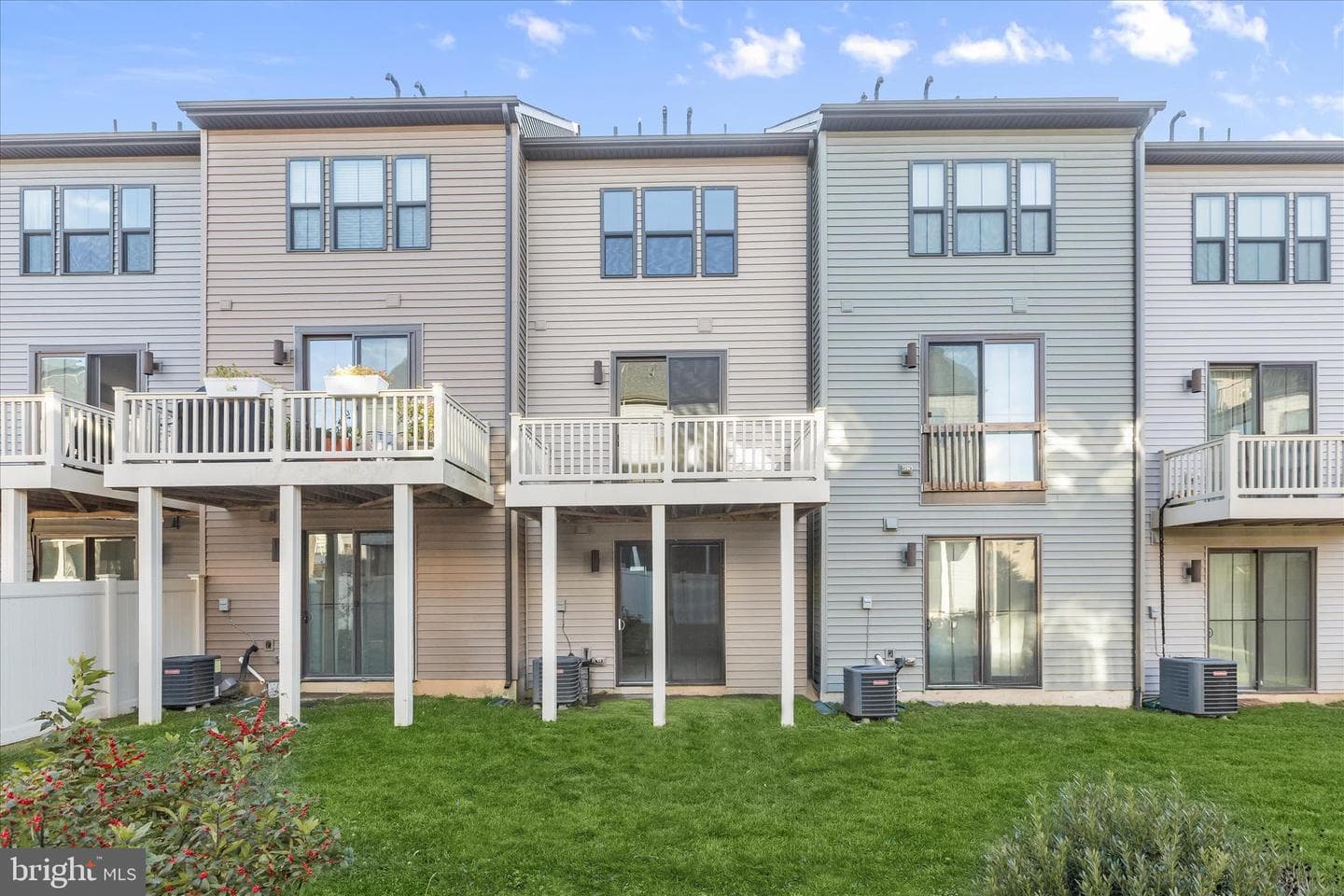538 Levanna Lane photo 33