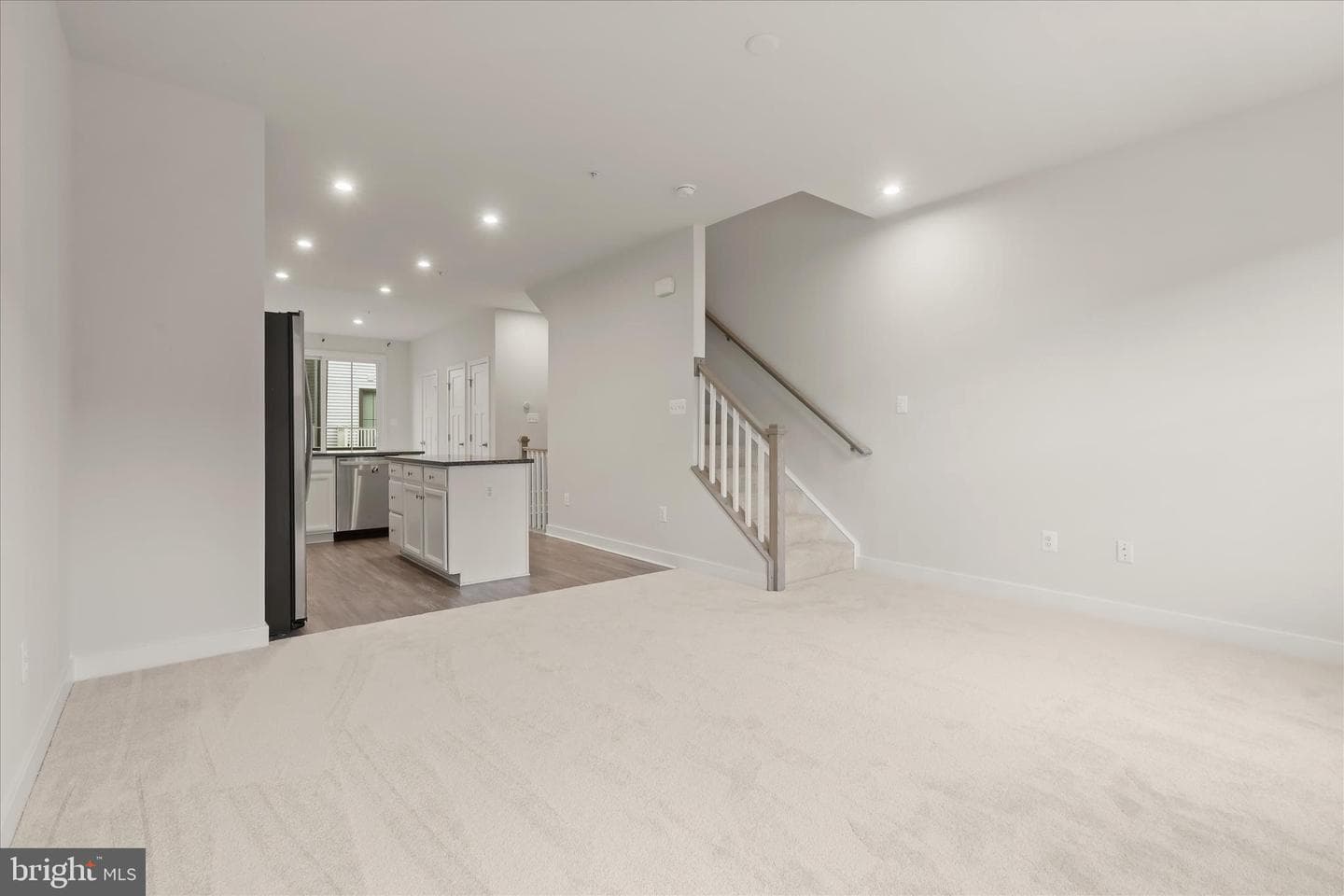 538 Levanna Lane photo 4