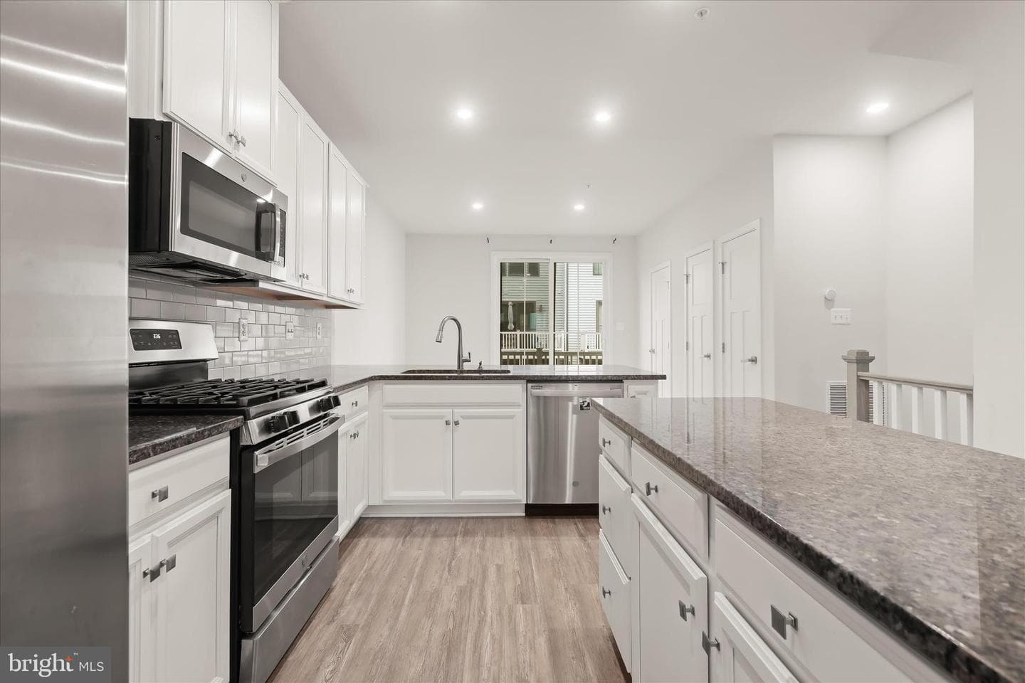 538 Levanna Lane photo 6