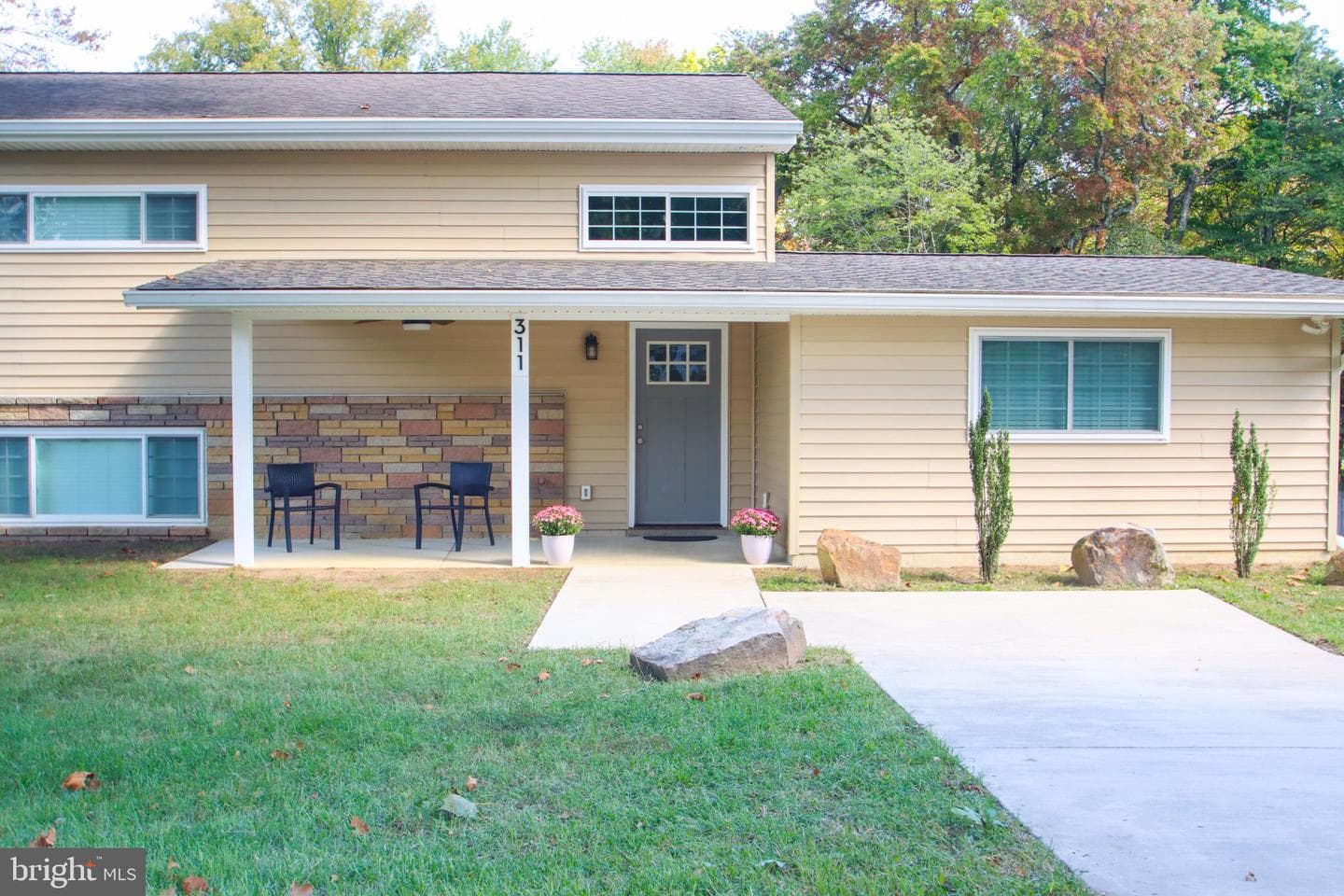 311 Sharon Drive photo 2