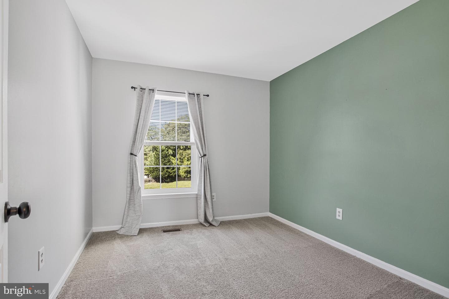 546 Greencrest Lane photo 14
