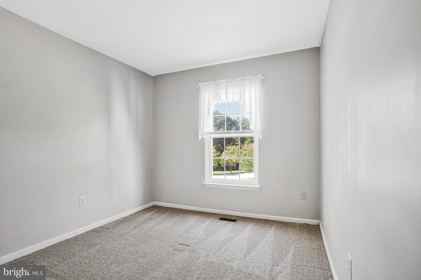 546 Greencrest Lane photo 15