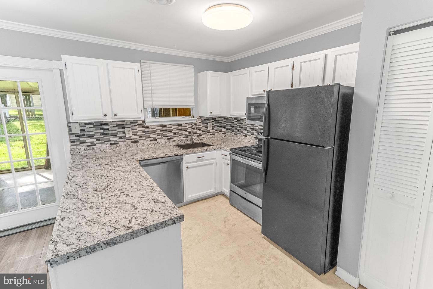 4738 Washington Avenue photo 29