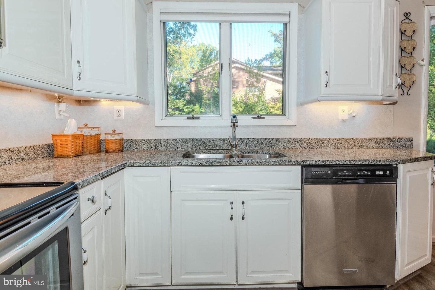 443 W Maple Road photo 18